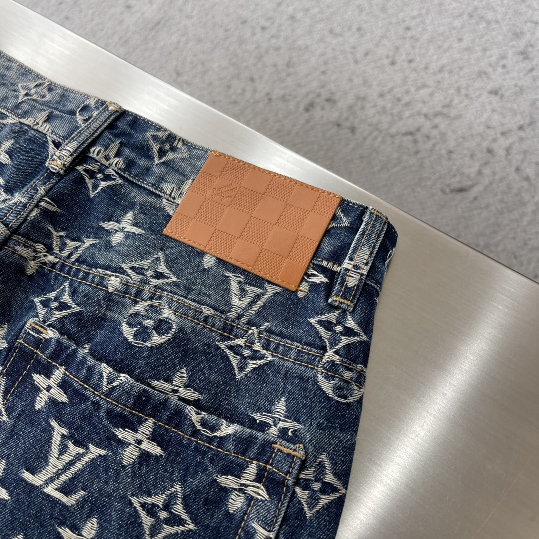 -驴牌 新款来袭2025 满印Logo休闲裤牛仔裤。高端定制系列。进口高密度纯棉加沙洗工艺舒适柔软亲肤，