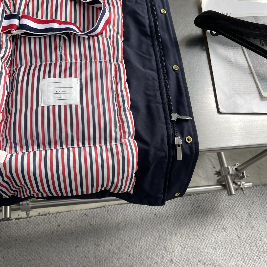 -TB 三色织带袖连帽长款羽绒服OS宽松版型 男女同款 内里条纹原版一致无色差，区别于市面上一眼假深色条