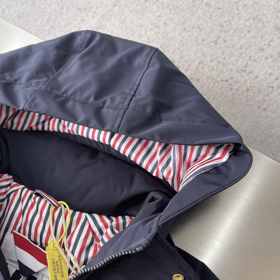 -TB 三色织带袖连帽长款羽绒服OS宽松版型 男女同款 内里条纹原版一致无色差，区别于市面上一眼假深色条