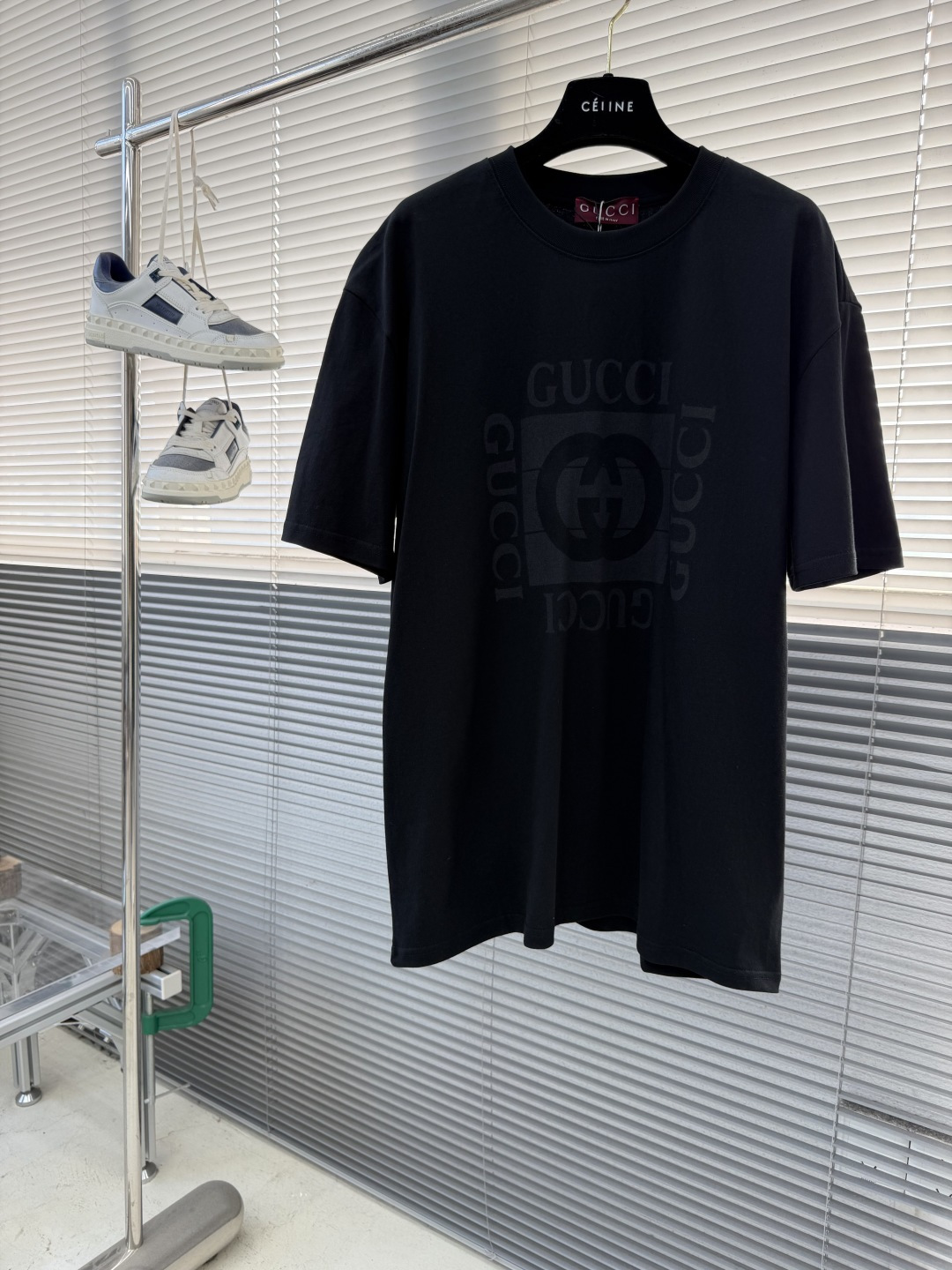 -GUCC 2026春夏新品，100％全棉300g面料，柔软亲肤，挺阔有垂坠感。四线密边做工精细，前幅数