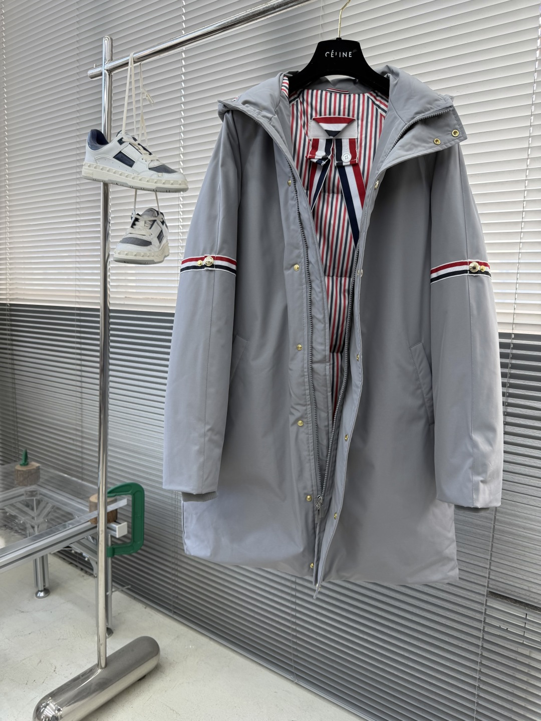 -TB 三色织带袖连帽长款羽绒服OS宽松版型 男女同款 内里条纹原版一致无色差，区别于市面上一眼假深色条