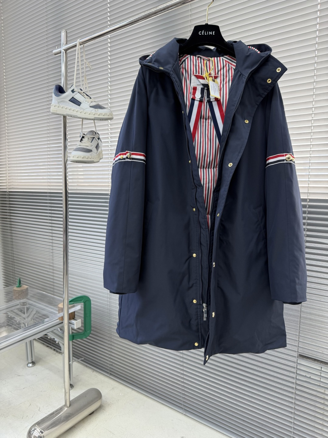 -TB 三色织带袖连帽长款羽绒服OS宽松版型 男女同款 内里条纹原版一致无色差，区别于市面上一眼假深色条