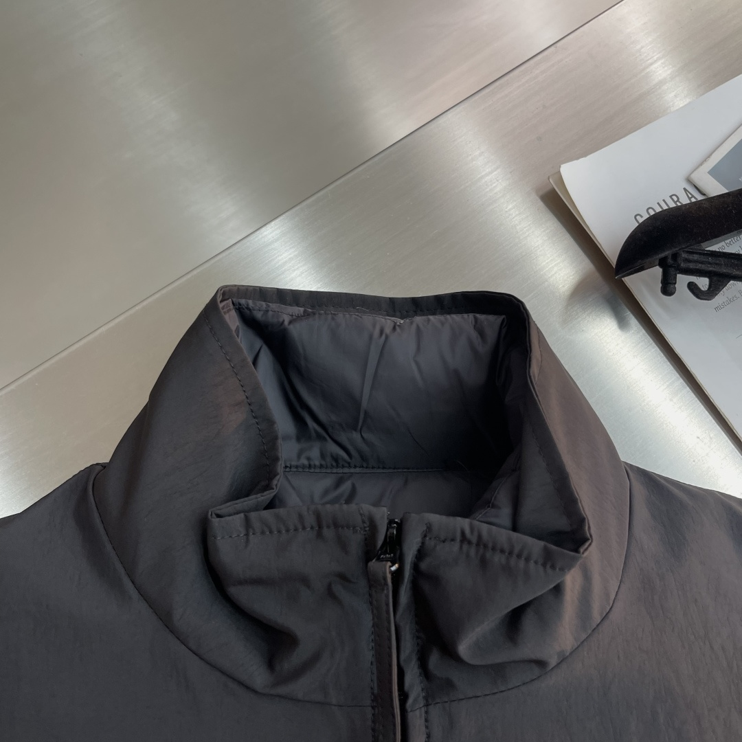 -Acne 2025秋冬系列外套系列尺码: M-3XL 微阔版型面料成份：100%聚酯纤维 内胆填充：9