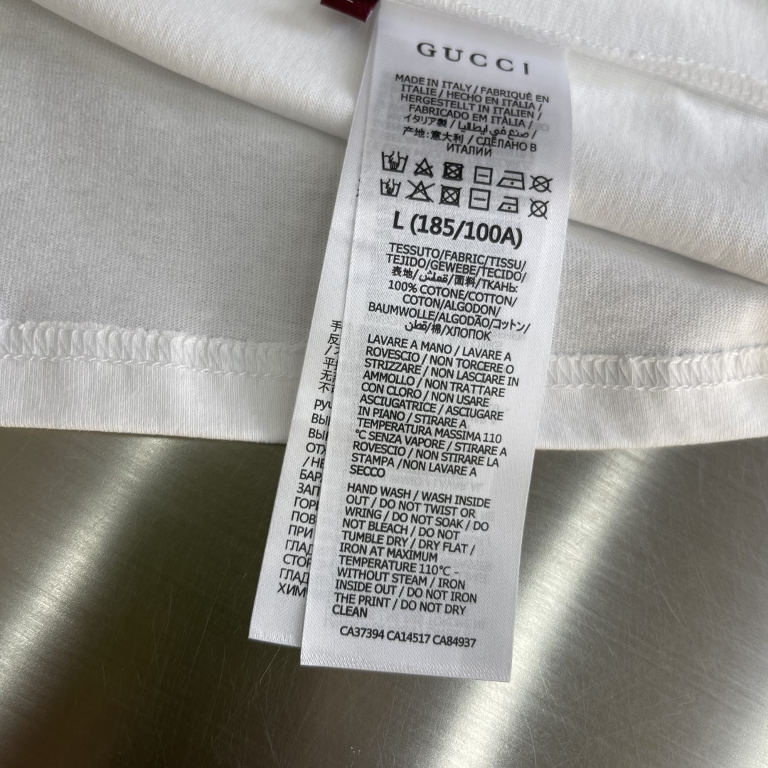-GUCC 2026春夏新品，100％全棉300g面料，柔软亲肤，挺阔有垂坠感。四线密边做工精细，前幅案