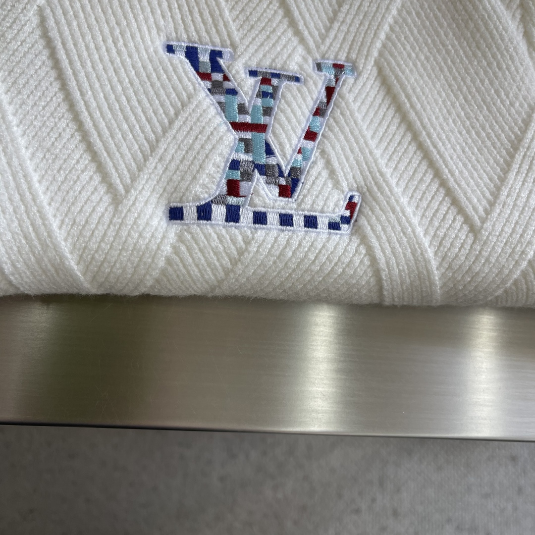 -驴牌 拉链羊毛夹克驴牌拉链毛衣夹克。羊毛混纺面料.柔软针织材质，穿着超舒适又保暖~经典Monogram