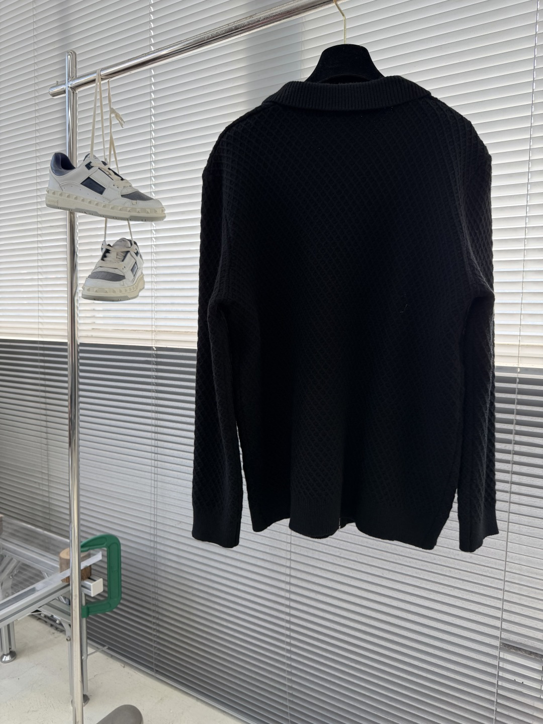 -Miu Miu 25fw新款翻领羊毛外衣.羊毛混纺面料.满身针织花纹结构.柔软舒适立体有型.经典拉链设