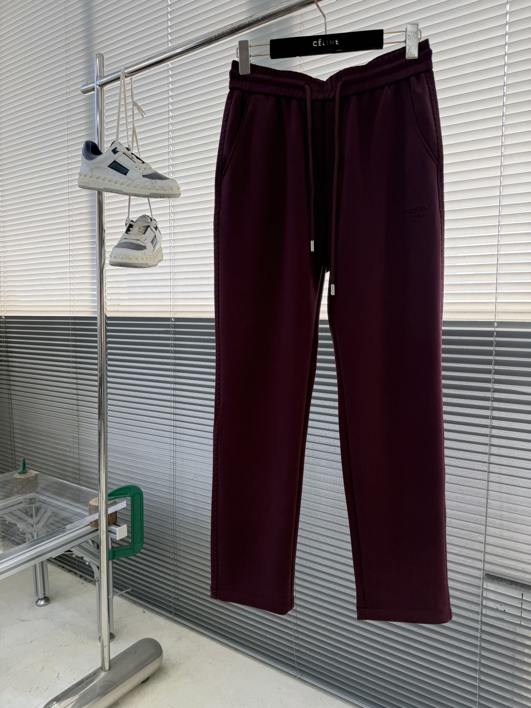 -PRAD 秋冬新款休闲直筒长裤，定制配件五金，免烫面料手感柔软。尺码：M-4XL