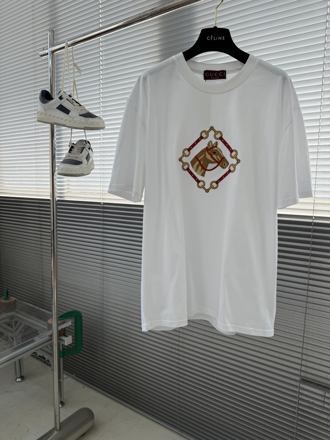 -GUCC 2026春夏新品，100％全棉300g面料，柔软亲肤，挺阔有垂坠感。四线密边做工精细，前幅案
