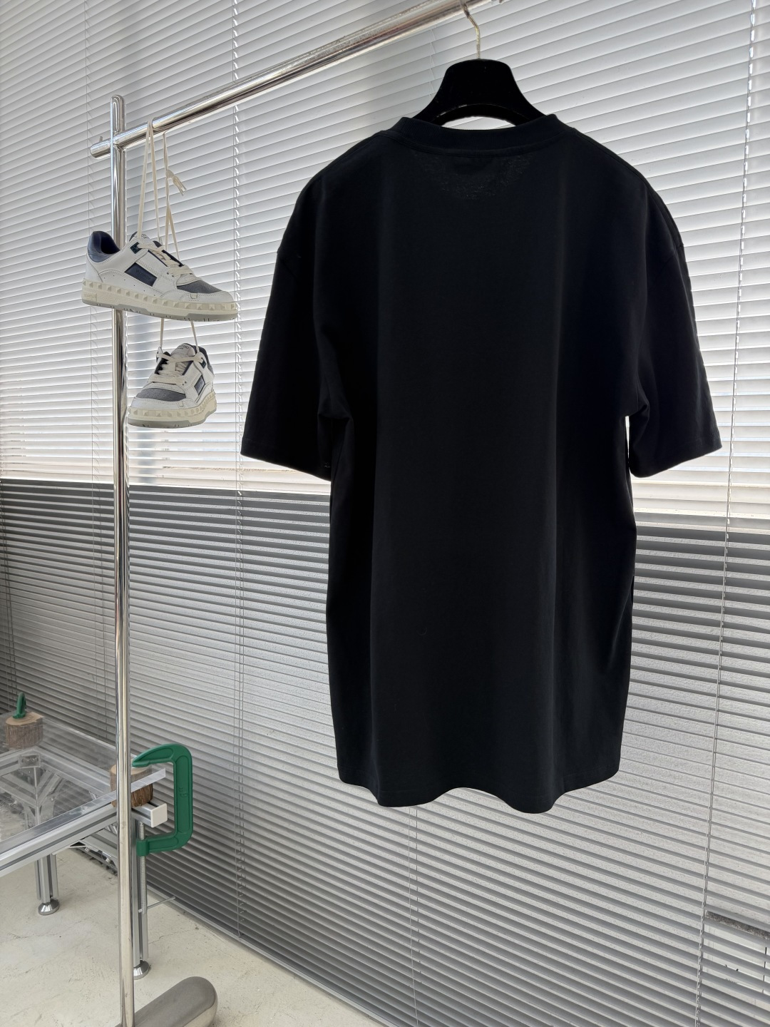 -GUCC 2026春夏新品，100％全棉300g面料，柔软亲肤，挺阔有垂坠感。四线密边做工精细，前幅案