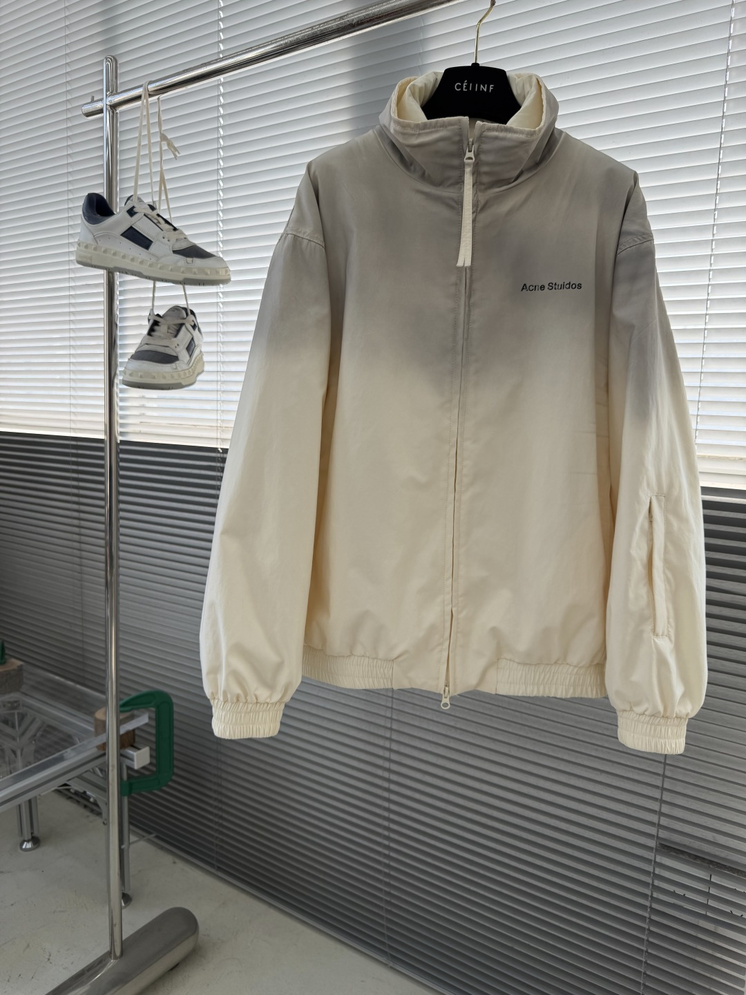 -Acne 2025秋冬系列外套系列尺码: M-3XL 微阔版型面料成份：100%聚酯纤维 内胆填充：9