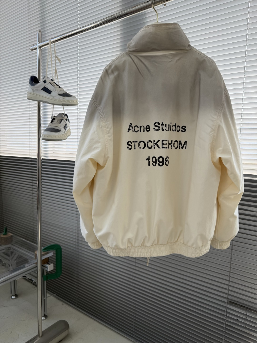 -Acne 2025秋冬系列外套系列尺码: M-3XL 微阔版型面料成份：100%聚酯纤维 内胆填充：9