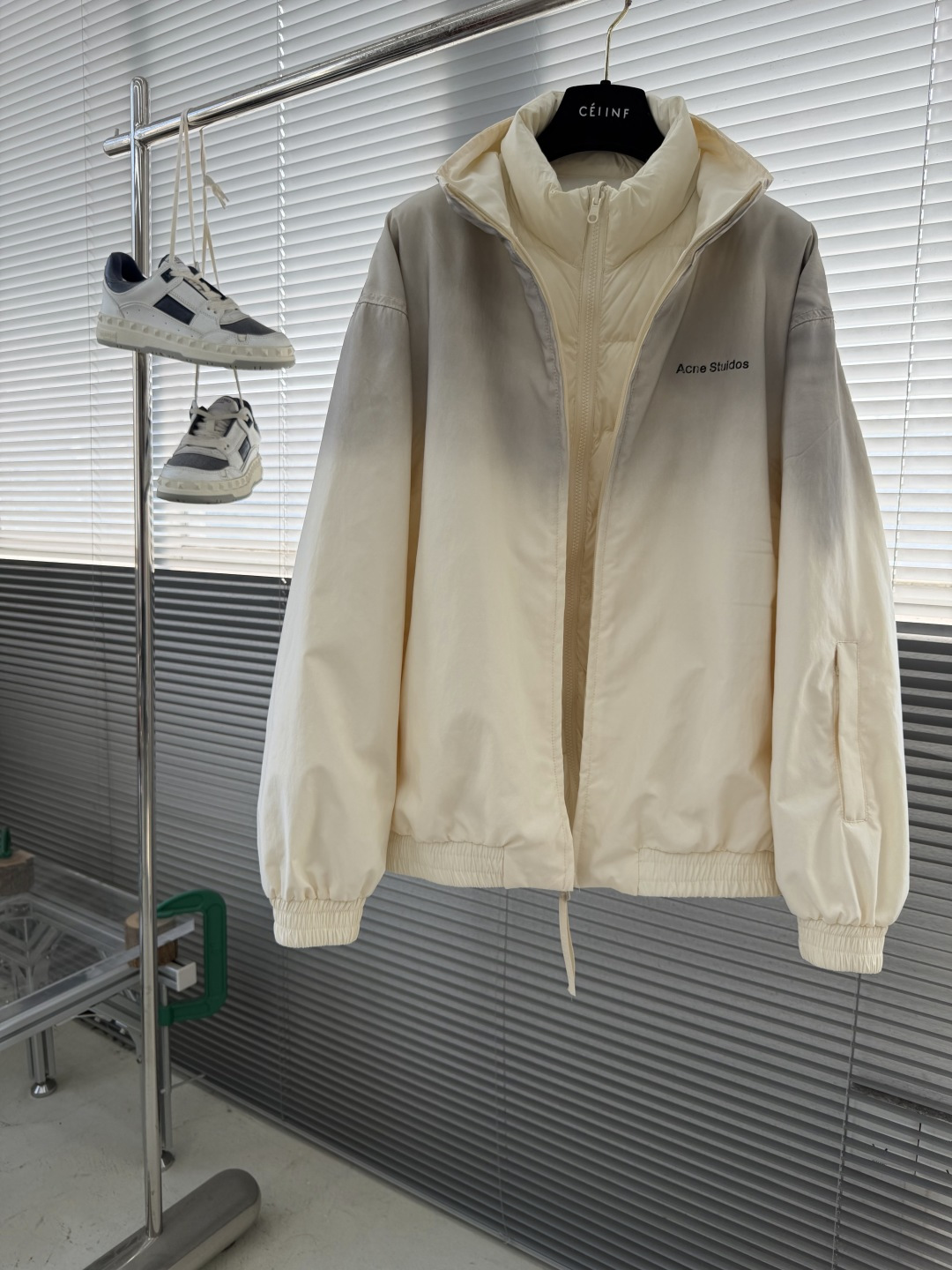 -Acne 2025秋冬系列外套系列尺码: M-3XL 微阔版型面料成份：100%聚酯纤维 内胆填充：9