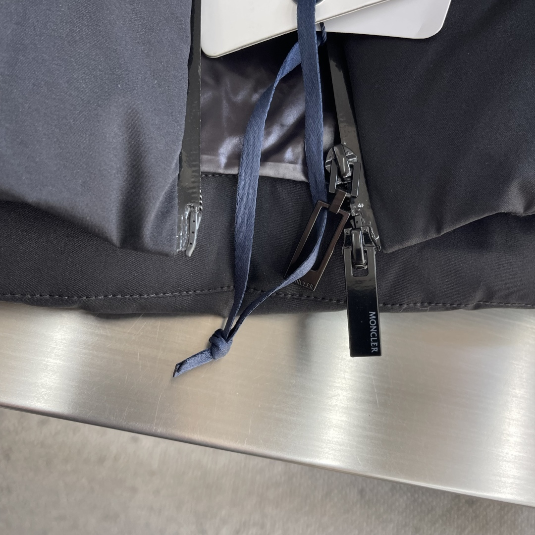 -Mon GENIUS天才设计师联名系列.SParky男女款羽绒外套。Moncler x A$AP Ro