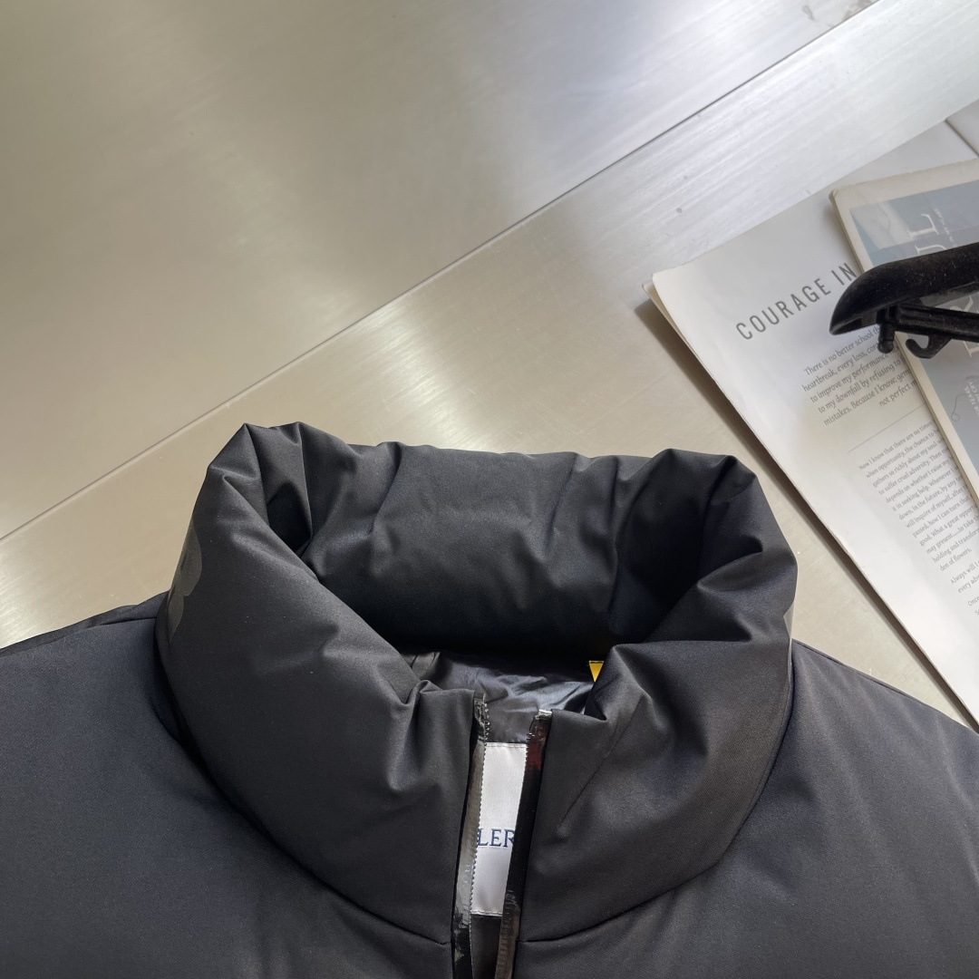 -Mon GENIUS天才设计师联名系列.SParky男女款羽绒外套。Moncler x A$AP Ro