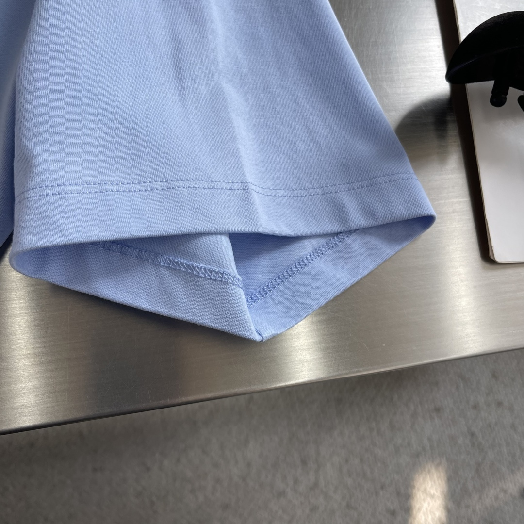 -Dio 经典CD‼️短袖T恤经典CD刺绣短袖T恤，主色+胸前CD Logo，简约又高级!面料采用280