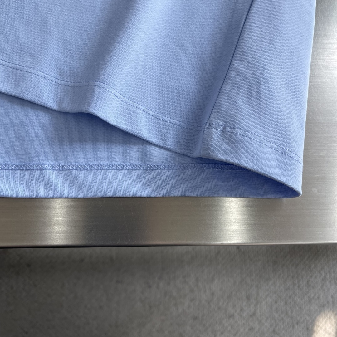 -Dio 经典CD‼️短袖T恤经典CD刺绣短袖T恤，主色+胸前CD Logo，简约又高级!面料采用280