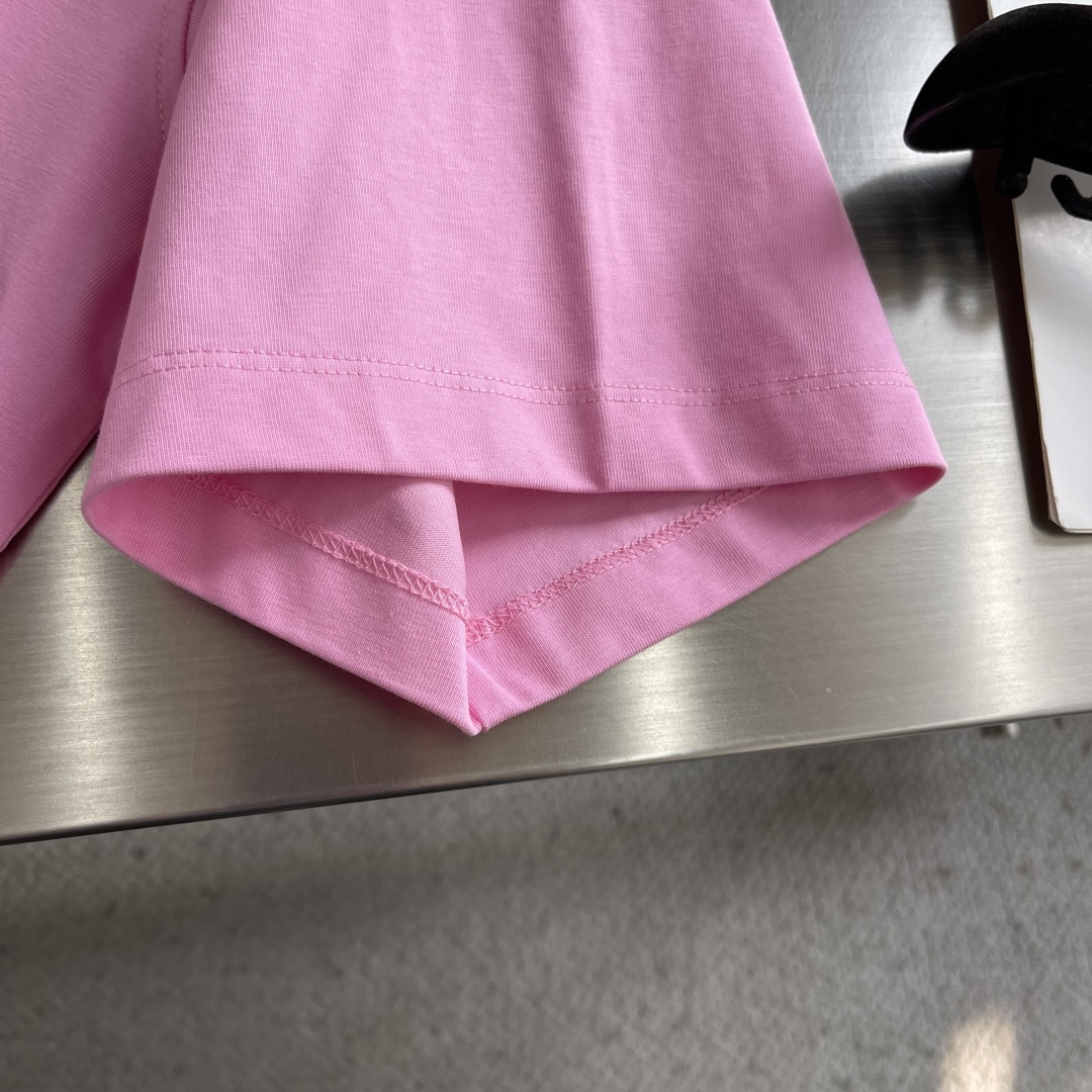 -Dio 经典CD‼️短袖T恤经典CD刺绣短袖T恤，主色+胸前CD Logo，简约又高级!面料采用280