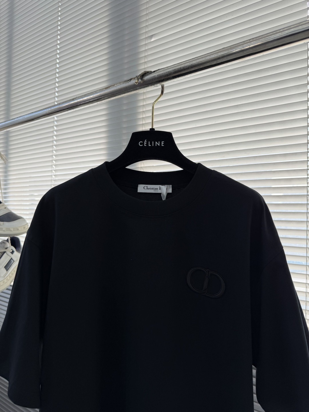 -Dio 经典CD‼️短袖T恤经典CD刺绣短袖T恤，主色+胸前CD Logo，简约又高级!面料采用280