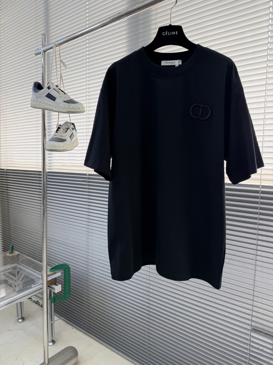 -Dio 经典CD‼️短袖T恤经典CD刺绣短袖T恤，主色+胸前CD Logo，简约又高级!面料采用280