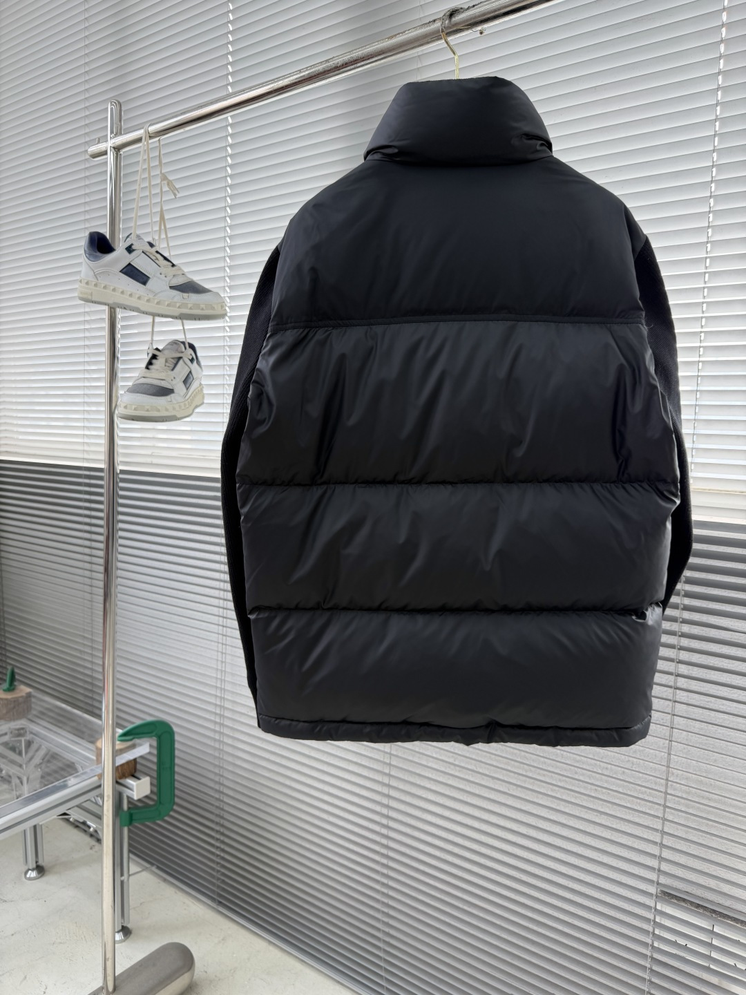 -BBR 撞色胶条字母Logo徽标针织羽绒服.内里拼接经典格纹内衬,上身效果真的绝.特级鹅绒填充.填充超