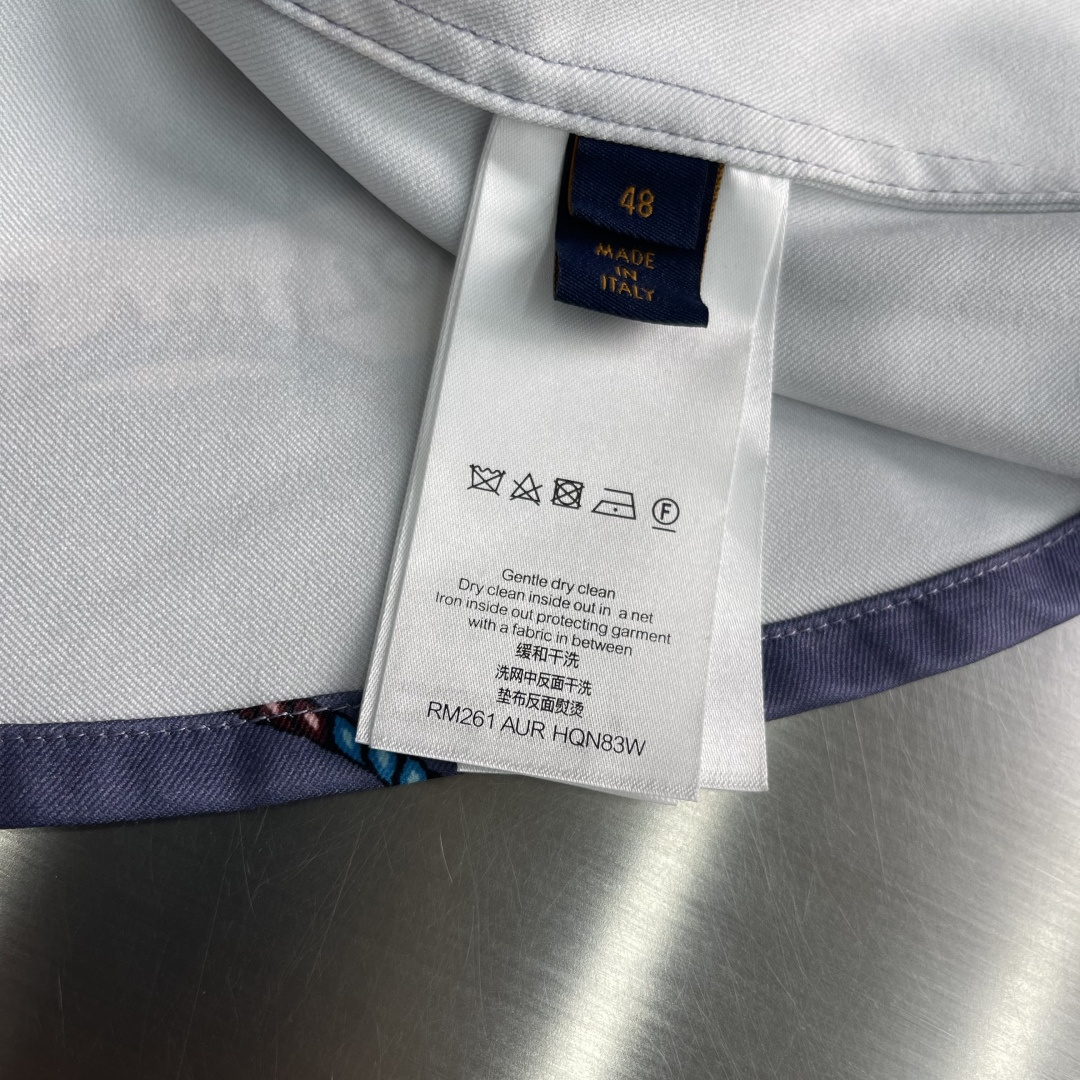 -驴牌 图案印花长袖衬衫采用进口桑蚕丝混纺面料，质地丝滑垂顺，拥有极佳的亲肤感与透气性，面料自带柔和光泽