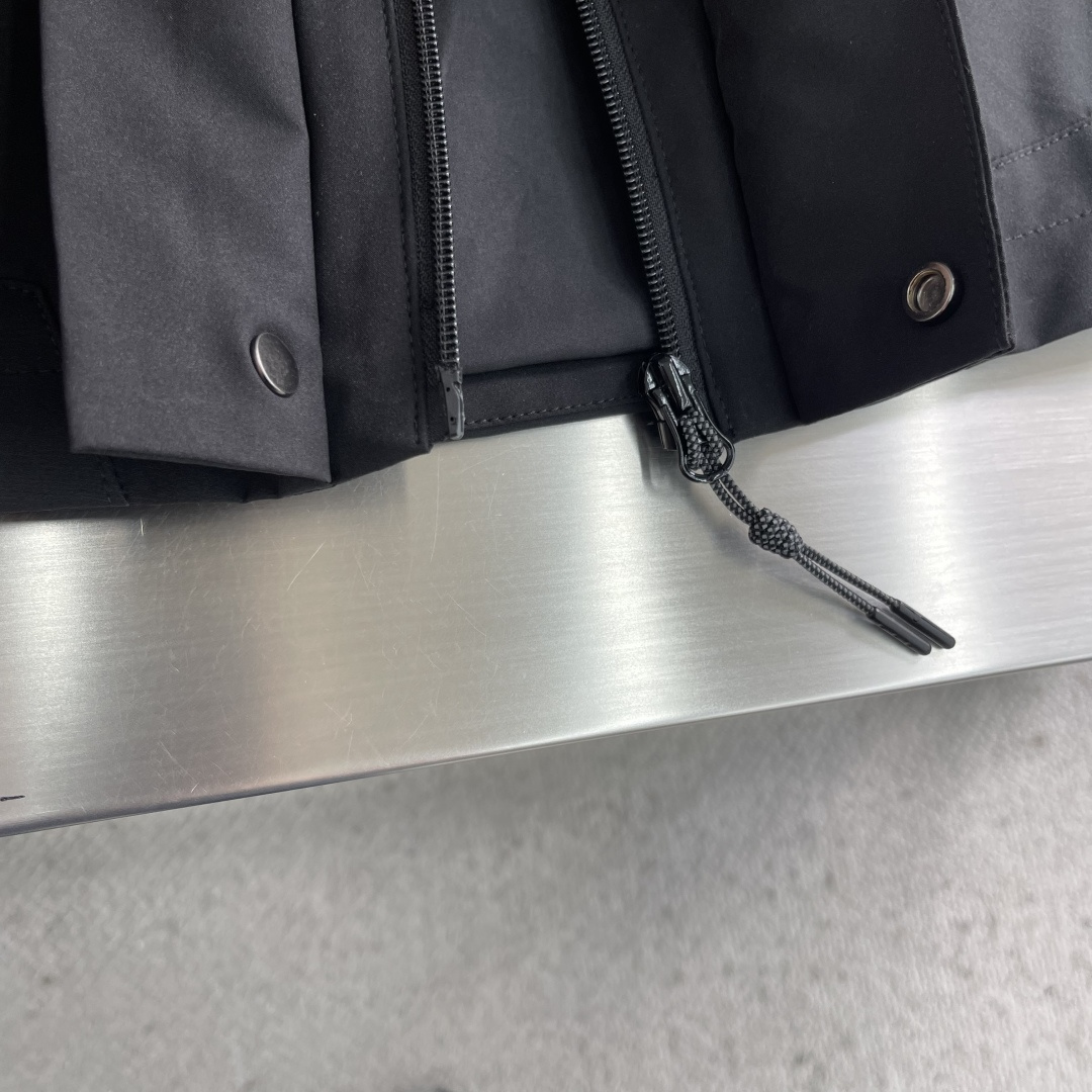 -Y-3 Yamamoto山本耀司 秋冬重工连帽软壳冲锋衣。高端版本定制面料 透气弹力舒适度极高，高级定
