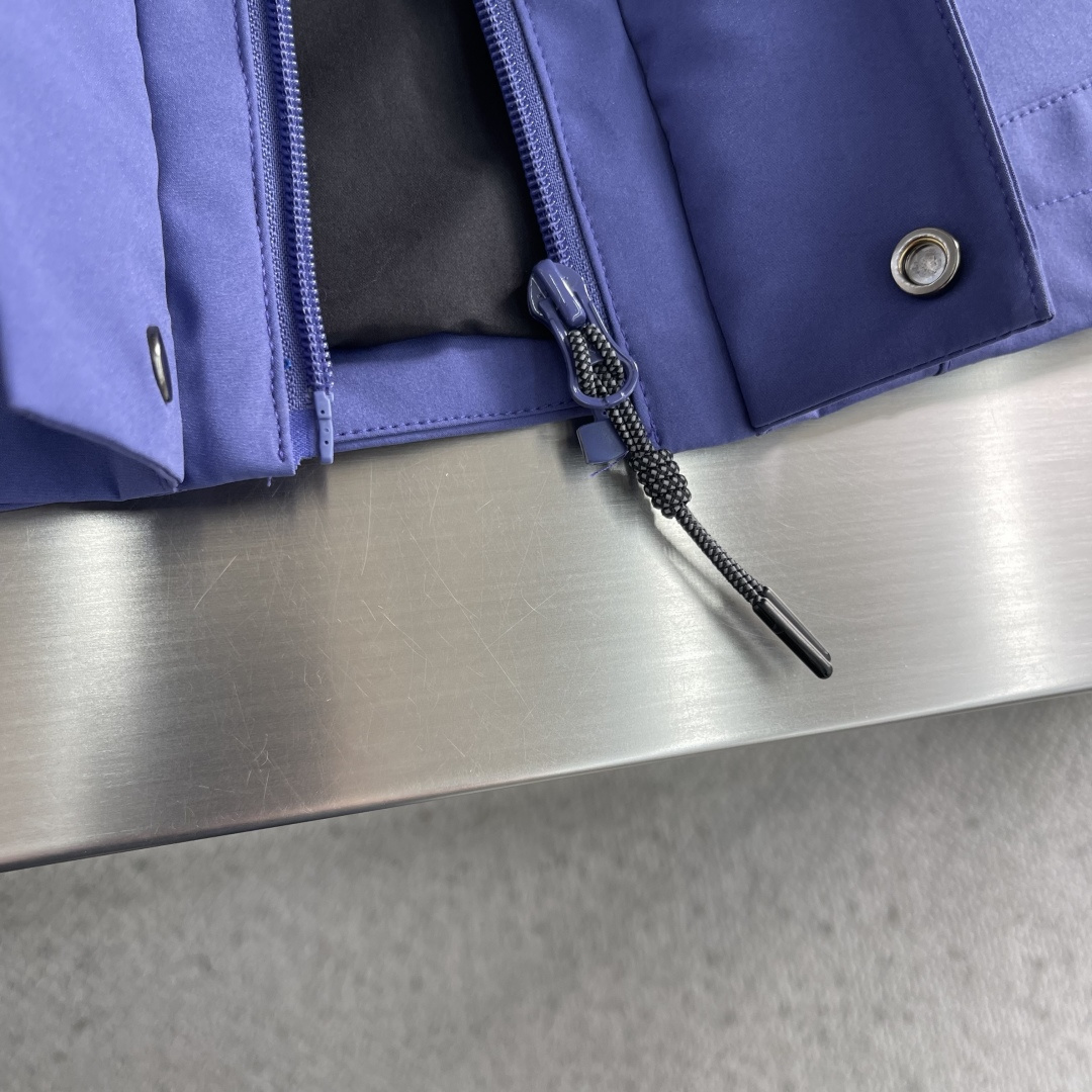 -Y-3 Yamamoto山本耀司 秋冬重工连帽软壳冲锋衣。高端版本定制面料 透气弹力舒适度极高，高级定