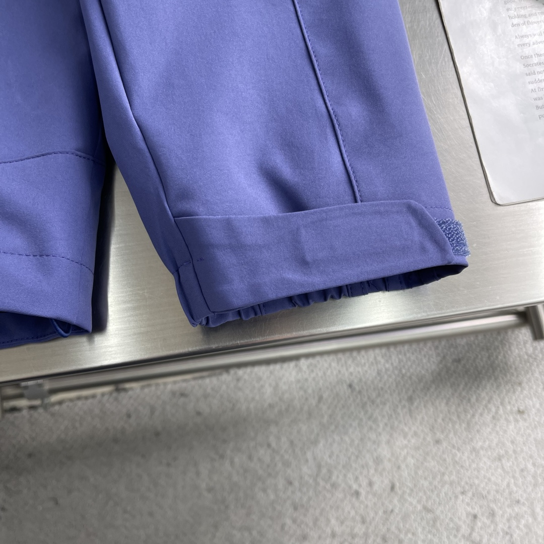 -Y-3 Yamamoto山本耀司 秋冬重工连帽软壳冲锋衣。高端版本定制面料 透气弹力舒适度极高，高级定