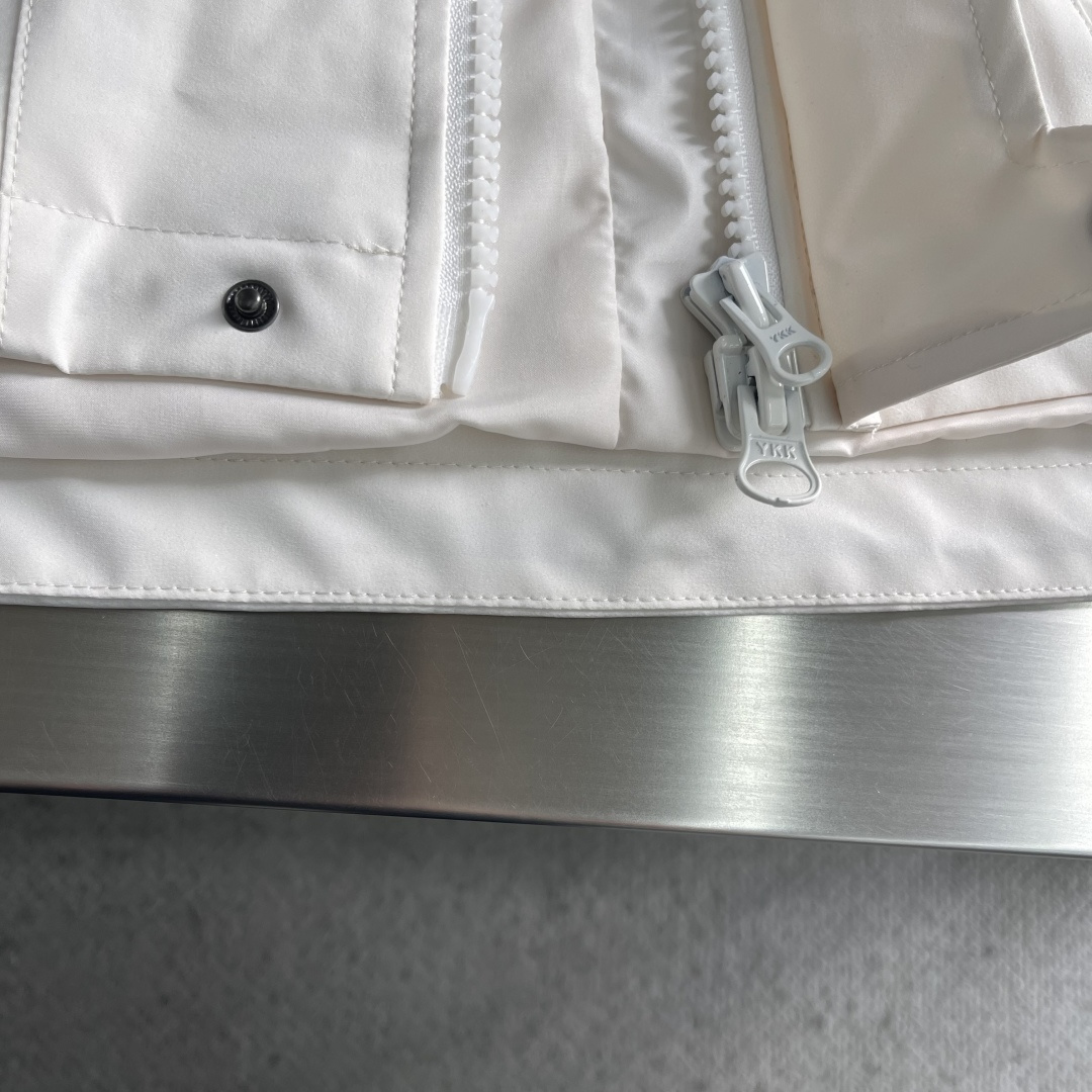 -Y-3 山本耀司 秋冬新款软壳冲锋衣外套。高端简洁时尚大方 定制原版进口面料 简洁利落又清爽 品质做工