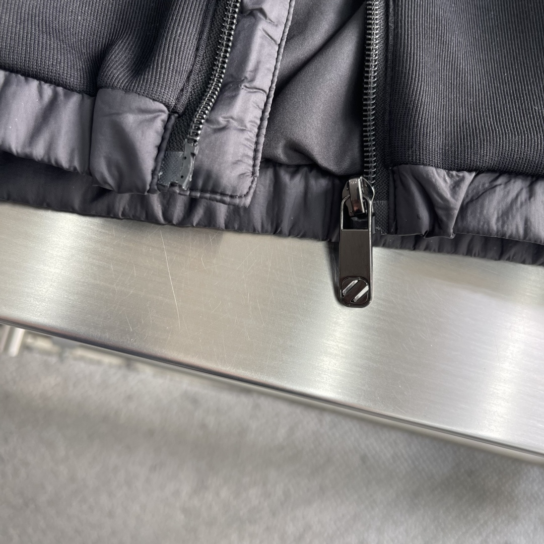 -Z ZEGN 秋冬高端新款外套。高级定制时尚设计师款，厚实感十足 质感区别市场货 高度还原 选定一线毛