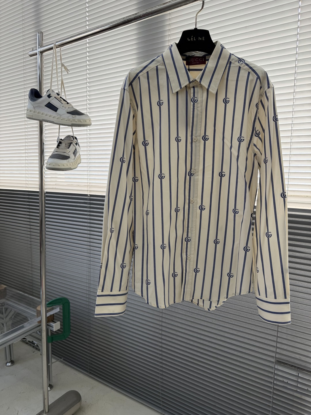 NO:661632,-GUCC25fw new GG printed striped shirt striped shirt with GG classic print high version size S.M.L.19860909-GUCC25fw新款GG印花条纹衬衫 条纹衬衫搭配GG经典印花 高版本 码数S.M.L.XL 衣长74 74.5 77 78.5 胸围 110112114118 肩宽50 51.5 53 54.5,古驰-服装,gucci,gucci,shirts, ,Women's clothing