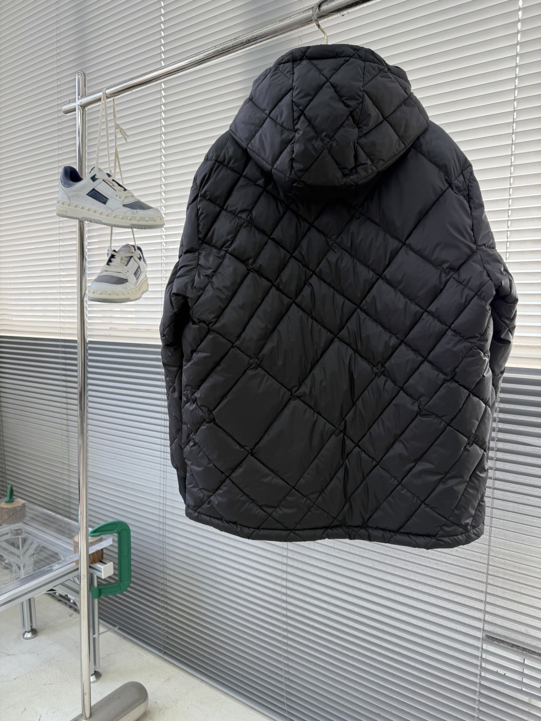 -BBR 秋冬新款羽绒服外套 连帽设计。内填充顶级国标纯正90白鹅绒 品质经得起任何形式检验，呈现一种焕