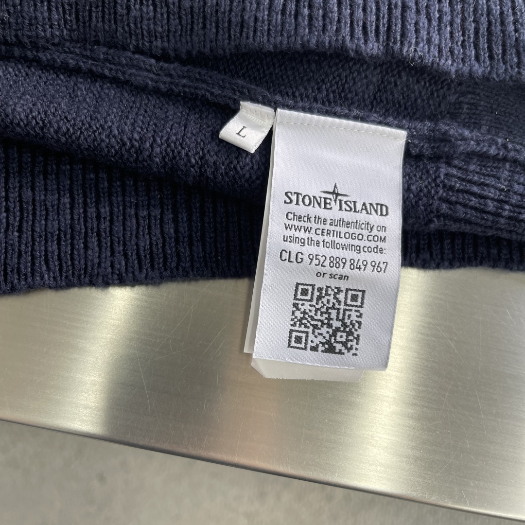 -STONE ISLAND 假日限定 胸前logo刺绣针织毛衣面料：羊毛混纺面料尺码：S-M-L-XL这