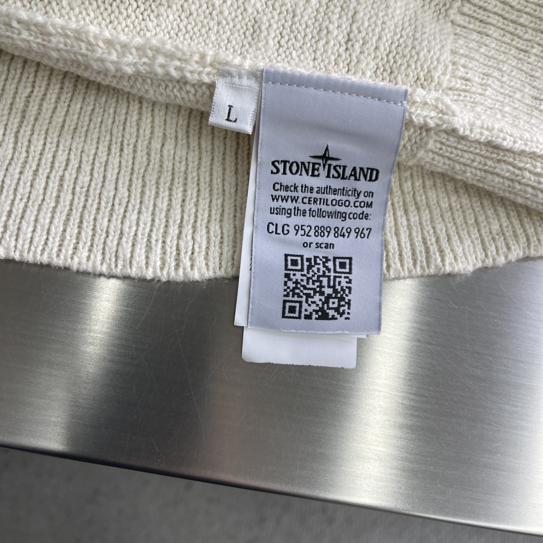 -STONE ISLAND 假日限定 胸前logo刺绣针织毛衣面料：羊毛混纺面料尺码：S-M-L-XL这