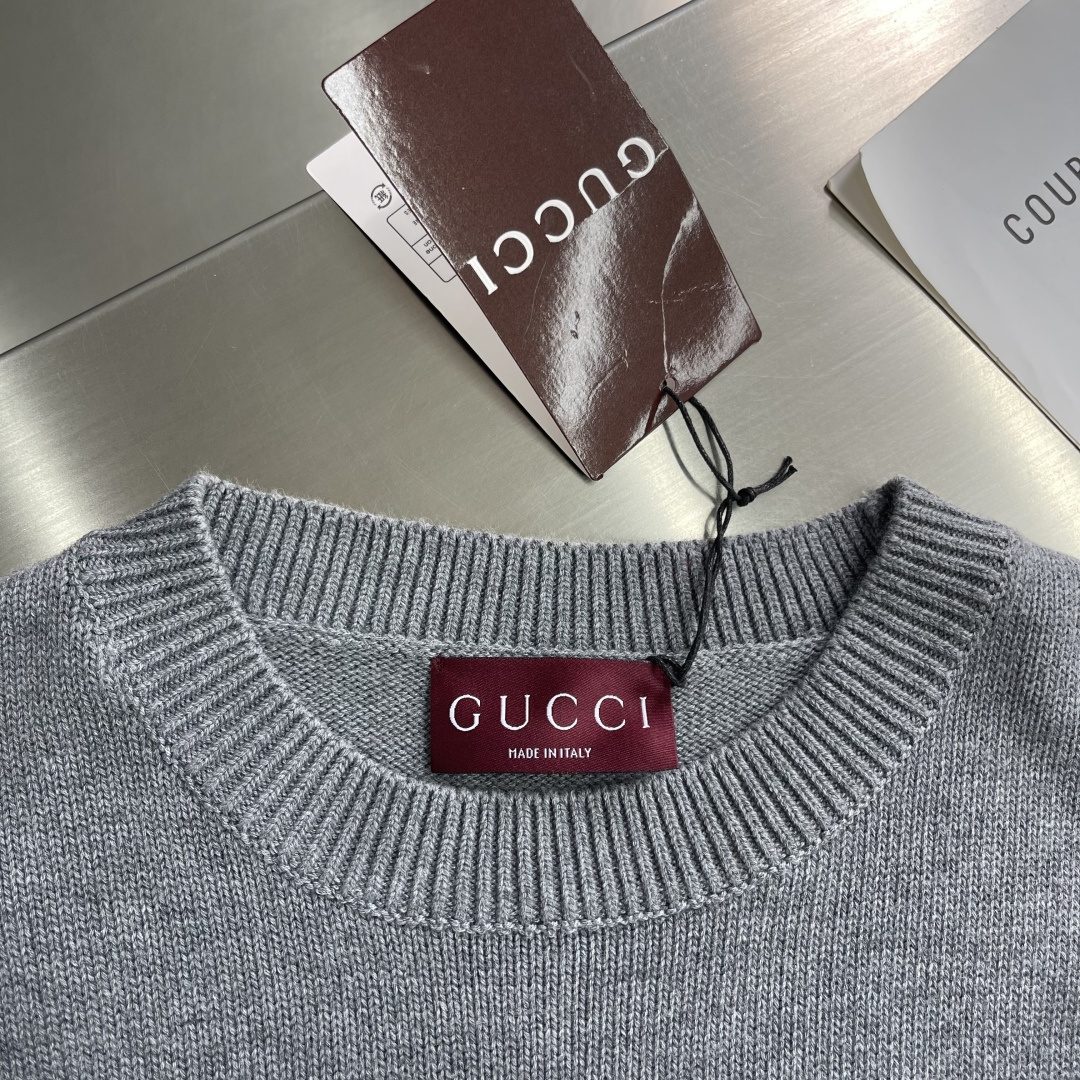 -GUCC 双G刺绣针织毛衣●面料：羊毛混纺面料●尺码：S-M-L-XL 男女同款●描述：面料选用高支数