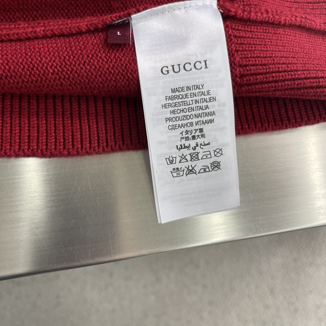 -GUCC 双G刺绣针织毛衣●面料：羊毛混纺面料●尺码：S-M-L-XL 男女同款●描述：面料选用高支数