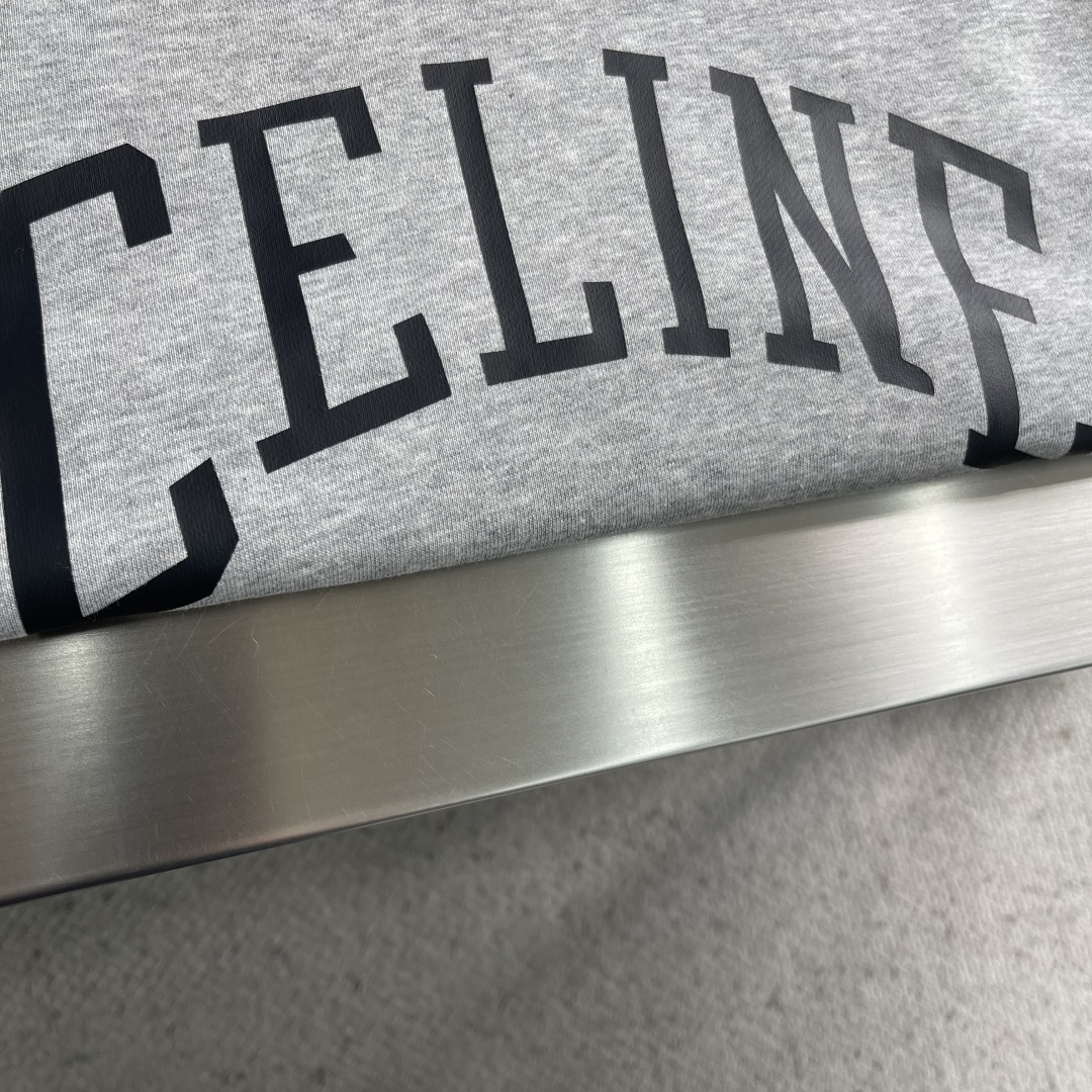 -Celin 2025冬季新款连帽卫衣，版型超棒，下摆收口不紧绷，高密毛圈面料，上身舒适有型，男女同款，