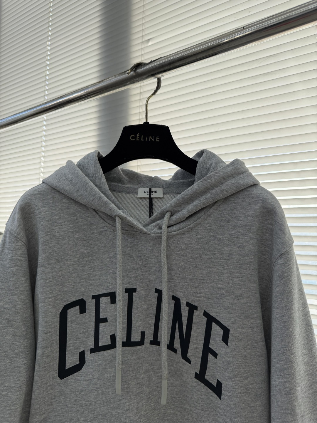 -Celin 2025冬季新款连帽卫衣，版型超棒，下摆收口不紧绷，高密毛圈面料，上身舒适有型，男女同款，