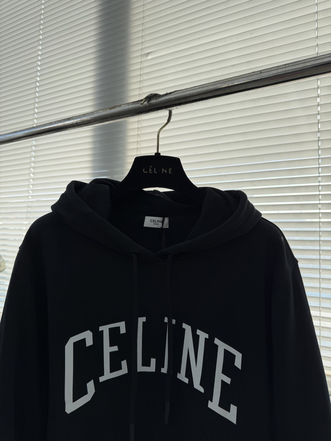 -Celin 2025冬季新款连帽卫衣，版型超棒，下摆收口不紧绷，高密毛圈面料，上身舒适有型，男女同款，