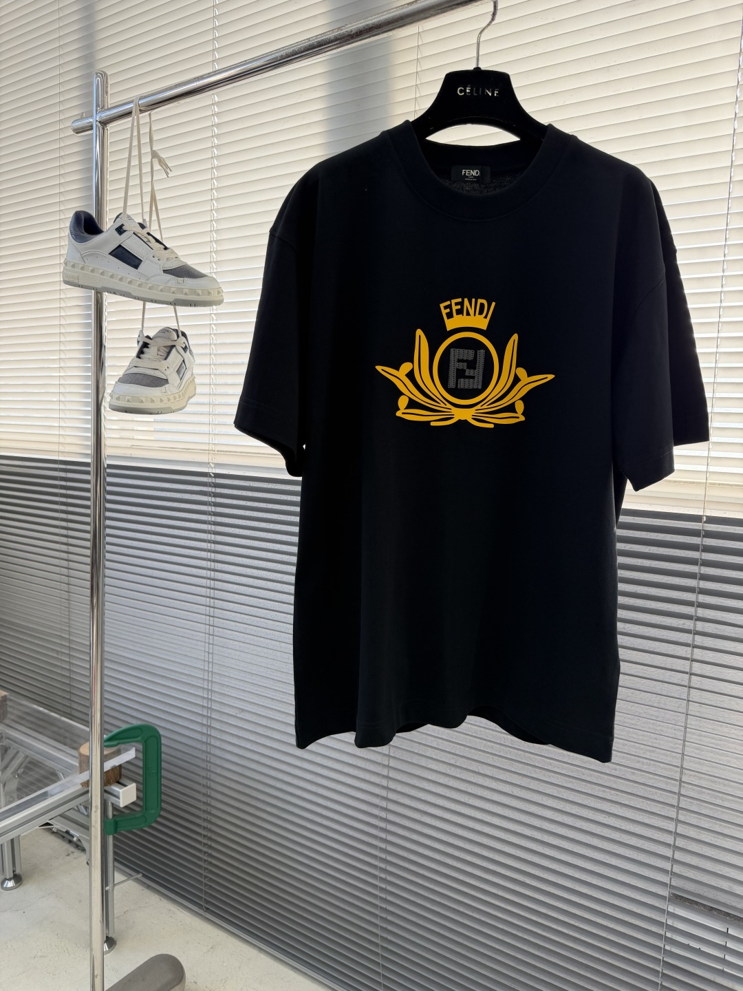 -FEND 早冬新款T恤，300克高支高密纯棉面料，中间饰以刺绣图案，经典FF标志，车工走线彰显高品细节