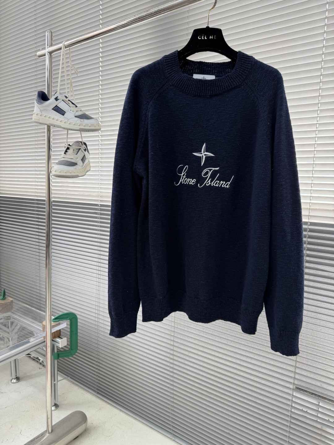 -STONE ISLAND 假日限定 胸前logo刺绣针织毛衣面料：羊毛混纺面料尺码：S-M-L-XL这