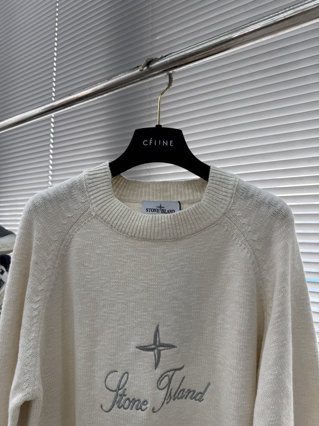 -STONE ISLAND 假日限定 胸前logo刺绣针织毛衣面料：羊毛混纺面料尺码：S-M-L-XL这