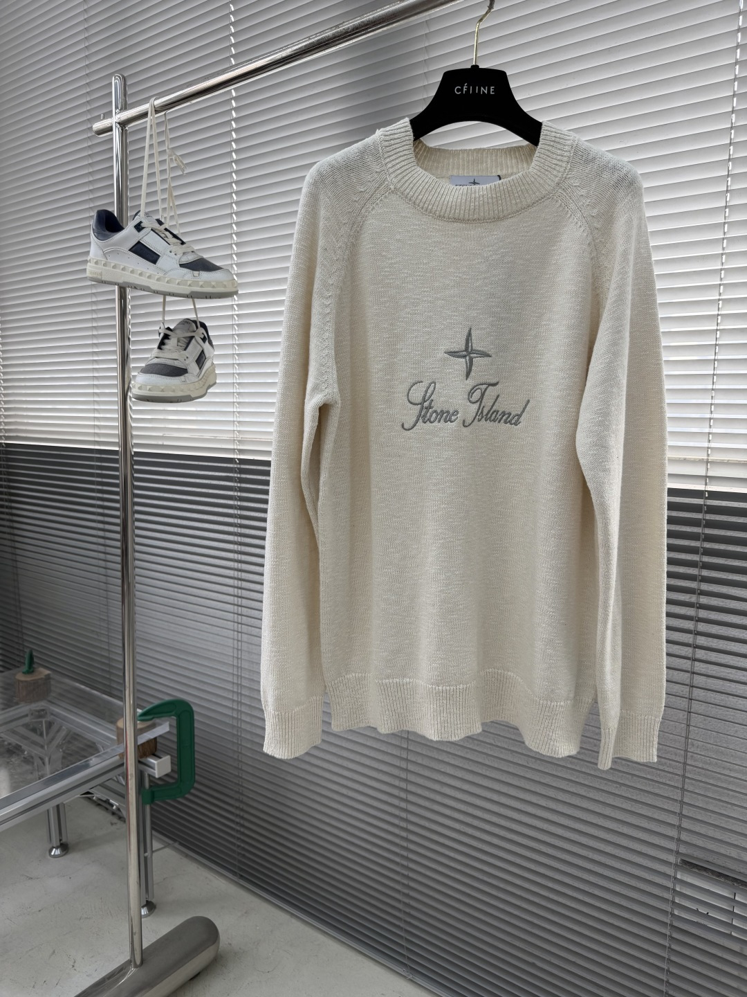 -STONE ISLAND 假日限定 胸前logo刺绣针织毛衣面料：羊毛混纺面料尺码：S-M-L-XL这