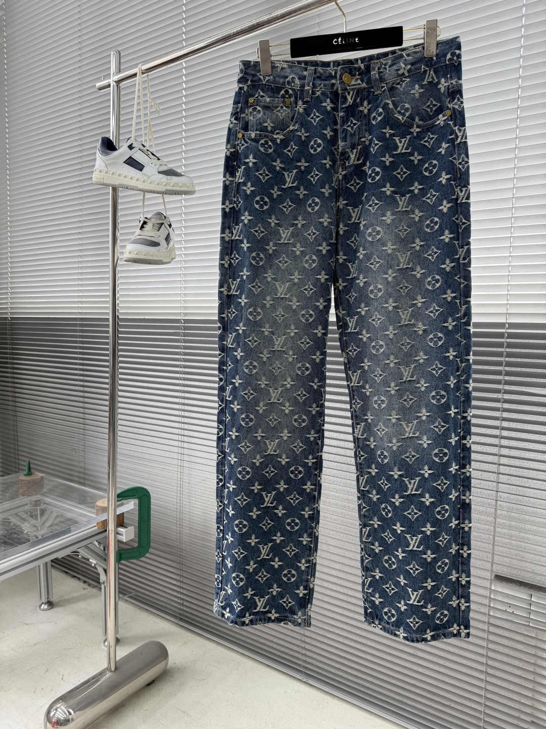 -驴牌 新款来袭2025 满印Logo休闲裤牛仔裤。高端定制系列。进口高密度纯棉加沙洗工艺舒适柔软亲肤，