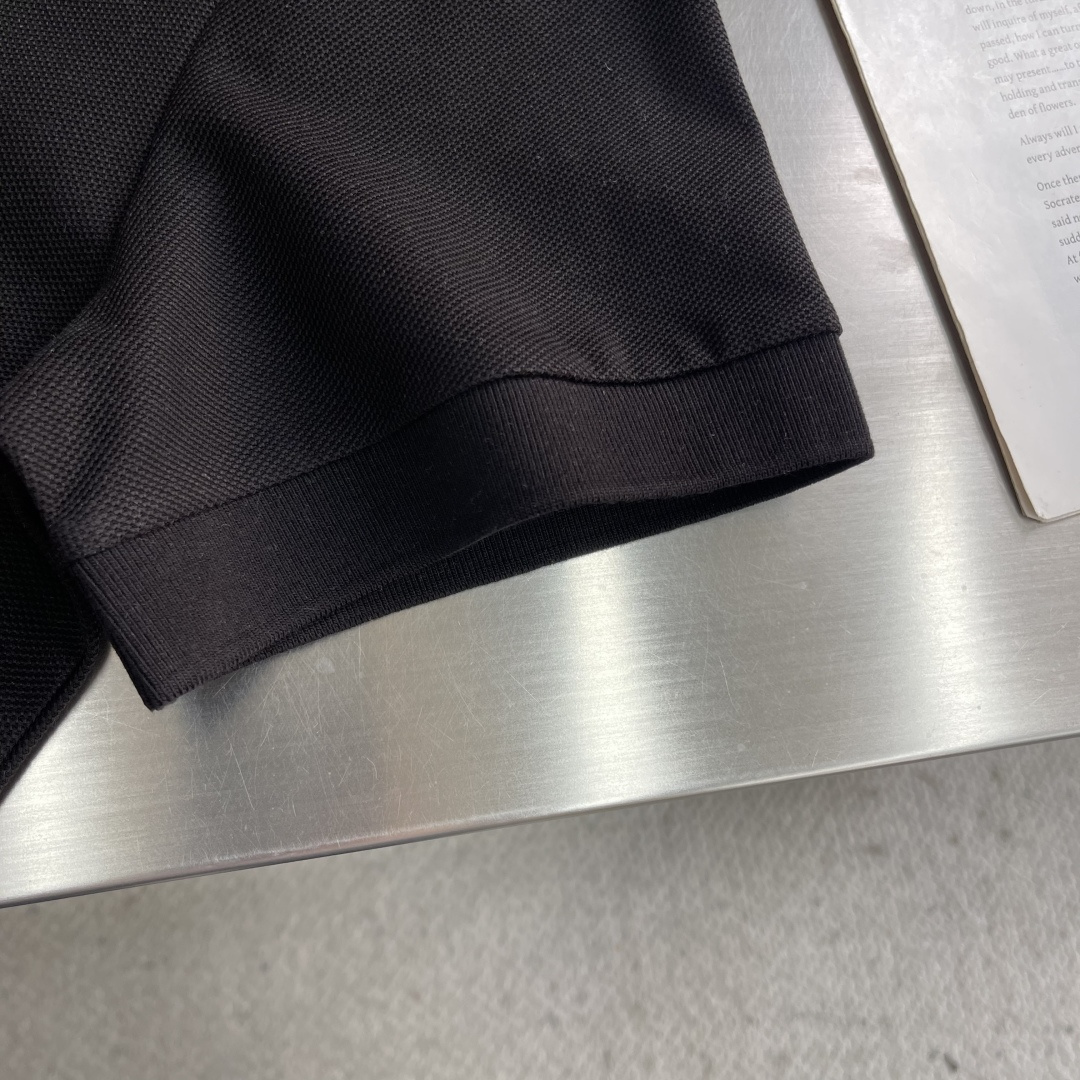 -BBR 26ss新款金属感马术骑士徽标棉质 Polo 衫修身版型，呈现贴身剪裁。尺码标准，请选择平时正