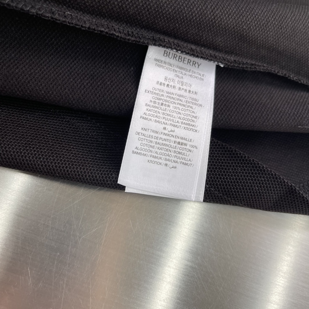 -BBR 26ss新款金属感马术骑士徽标棉质 Polo 衫修身版型，呈现贴身剪裁。尺码标准，请选择平时正