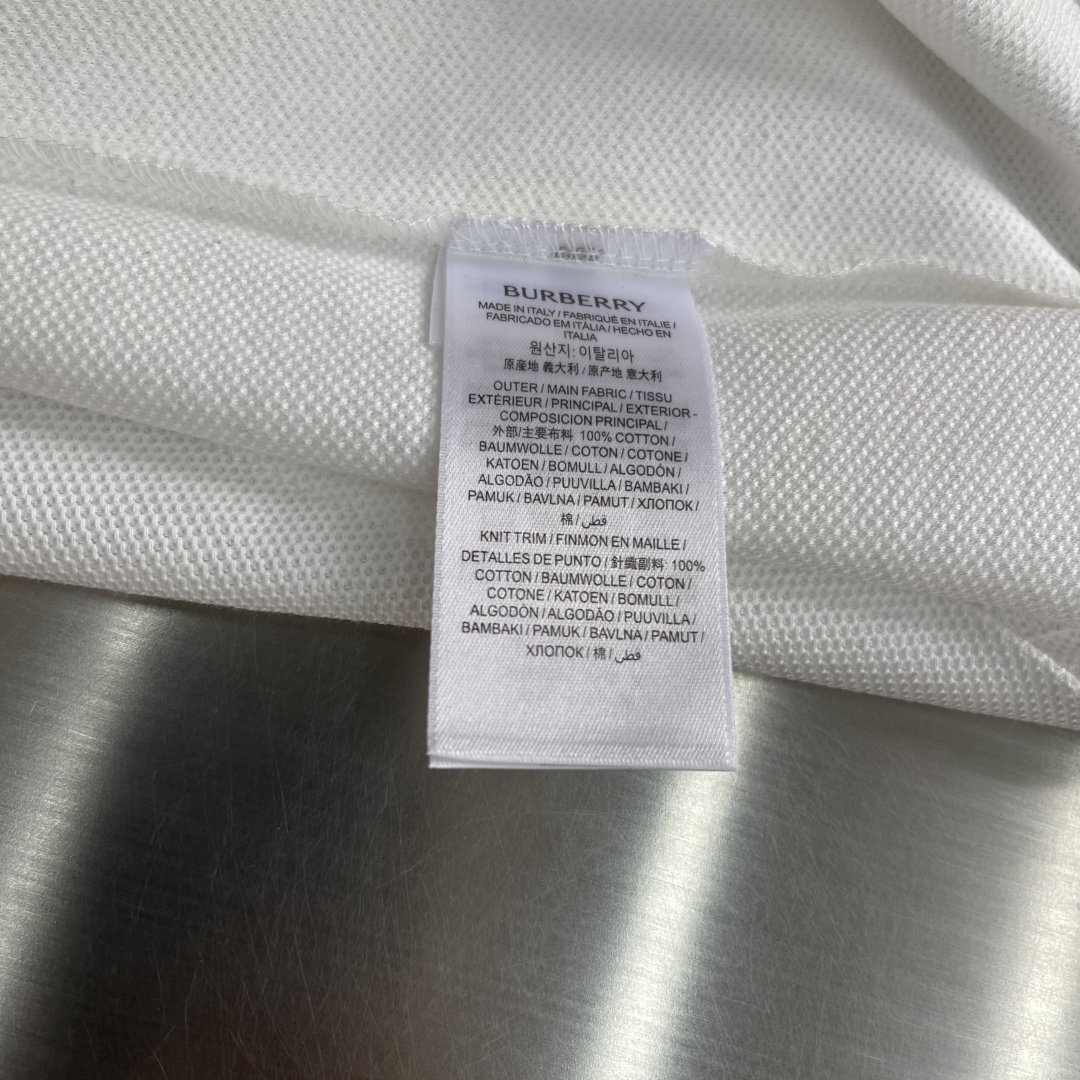 -BBR 26ss新款金属感马术骑士徽标棉质 Polo 衫修身版型，呈现贴身剪裁。尺码标准，请选择平时正