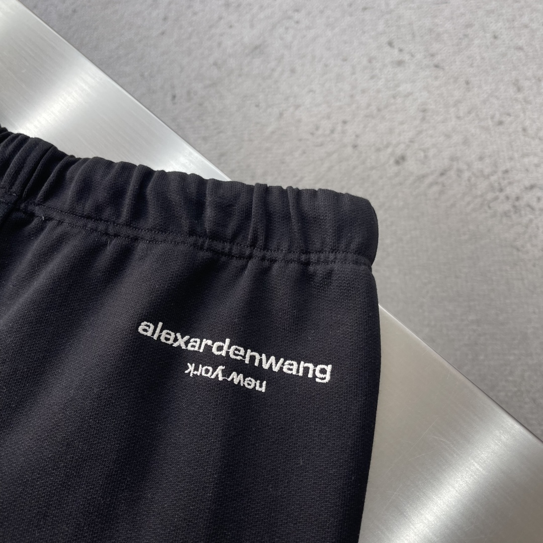 -wang 亚历山大王 2025秋冬系列休闲卫裤尺码: M-4XL 微阔版型 工艺：加厚款 字母绣花+刺