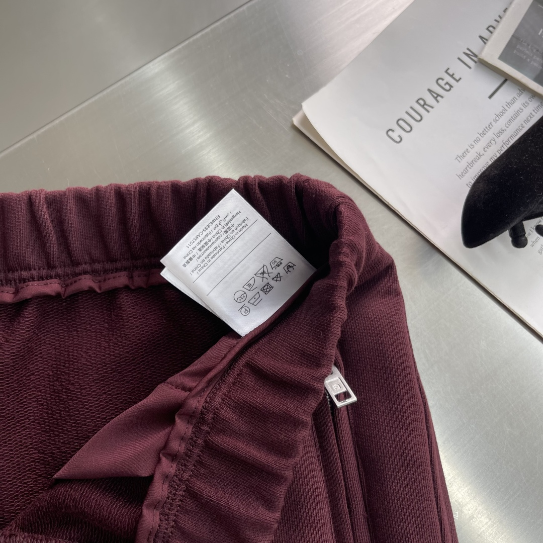 -wang 亚历山大王 2025秋冬系列休闲卫裤尺码: M-4XL 微阔版型 工艺：加厚款 字母绣花+刺