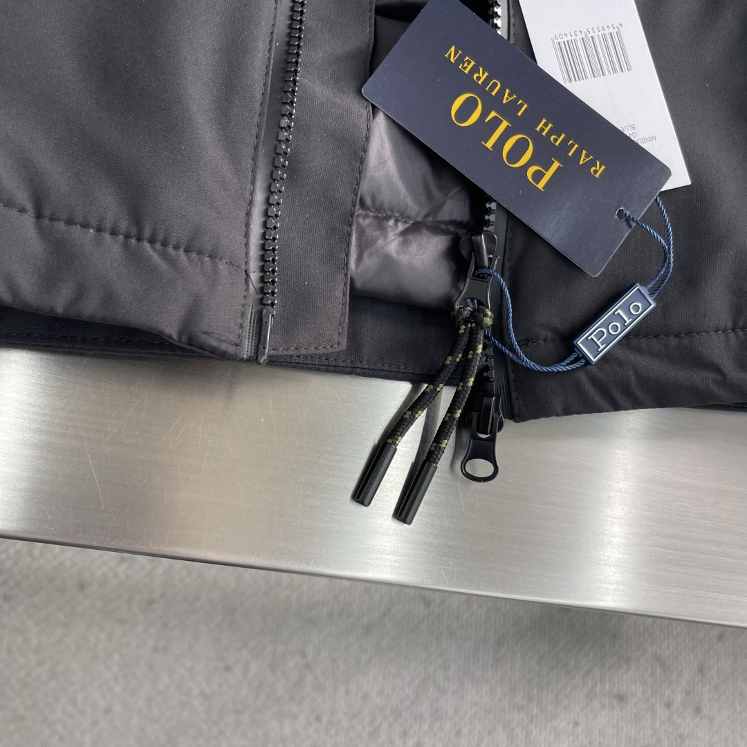 -RAlP🆕H LAUREN 拉夫劳伦 徽标连帽羽绒服高密度尼龙塔夫绸密度约210T-300T，表面光滑